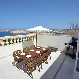 Grand Harbour , Il-Furjana Malta