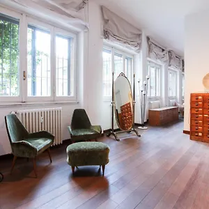 Appartement Lovely - Beautiful Loft With Terrace In Porta Romana, Milaan