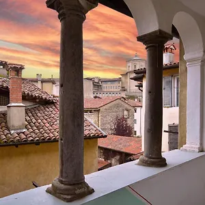 Apartment Pura Vida Deluxe - Upper Bergamo, 3 Min Walk Piazza Vecchia, Bergamo